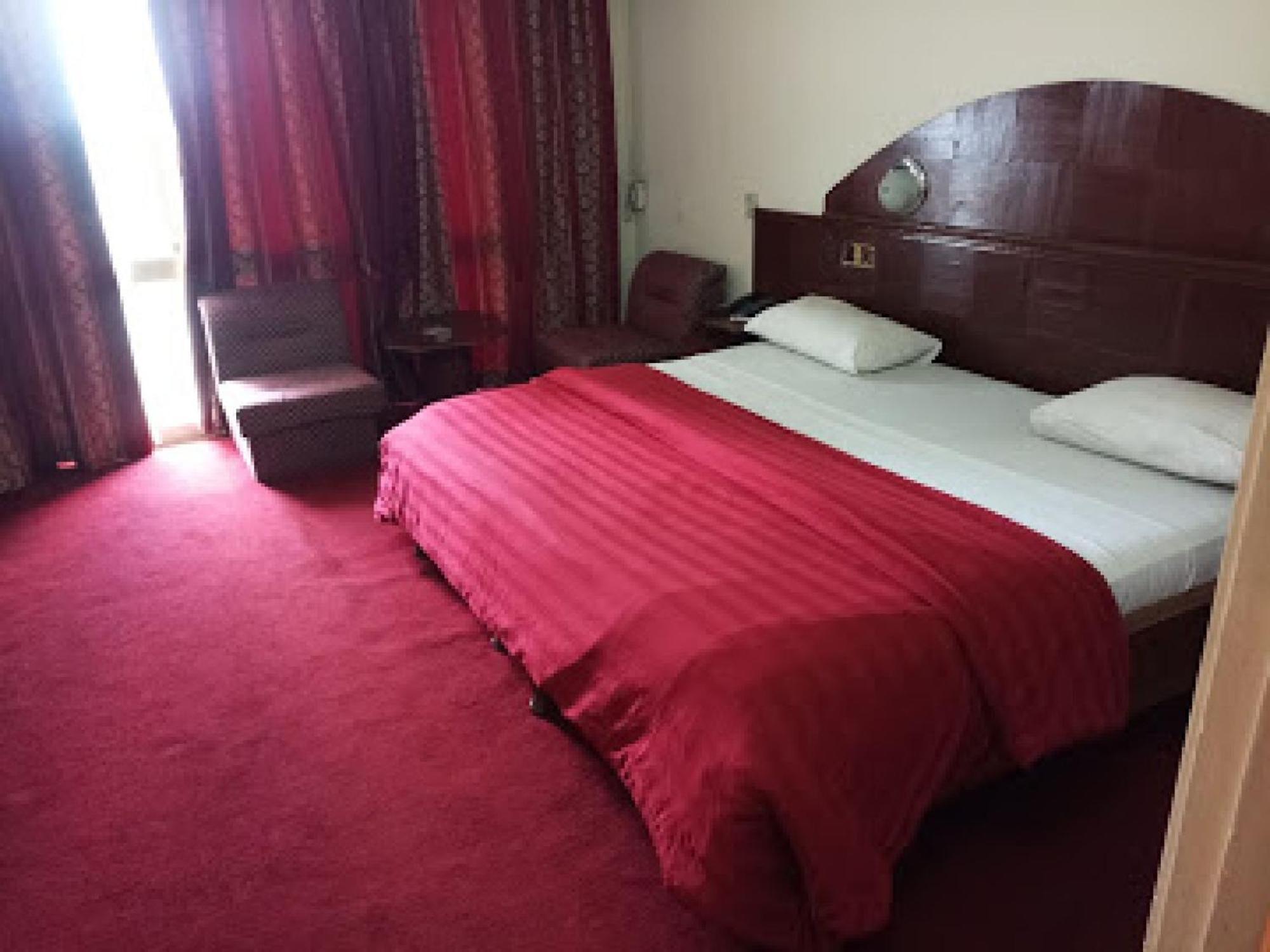 Room In Lodge - Premier Hotel-Ibadan Zewnętrze zdjęcie