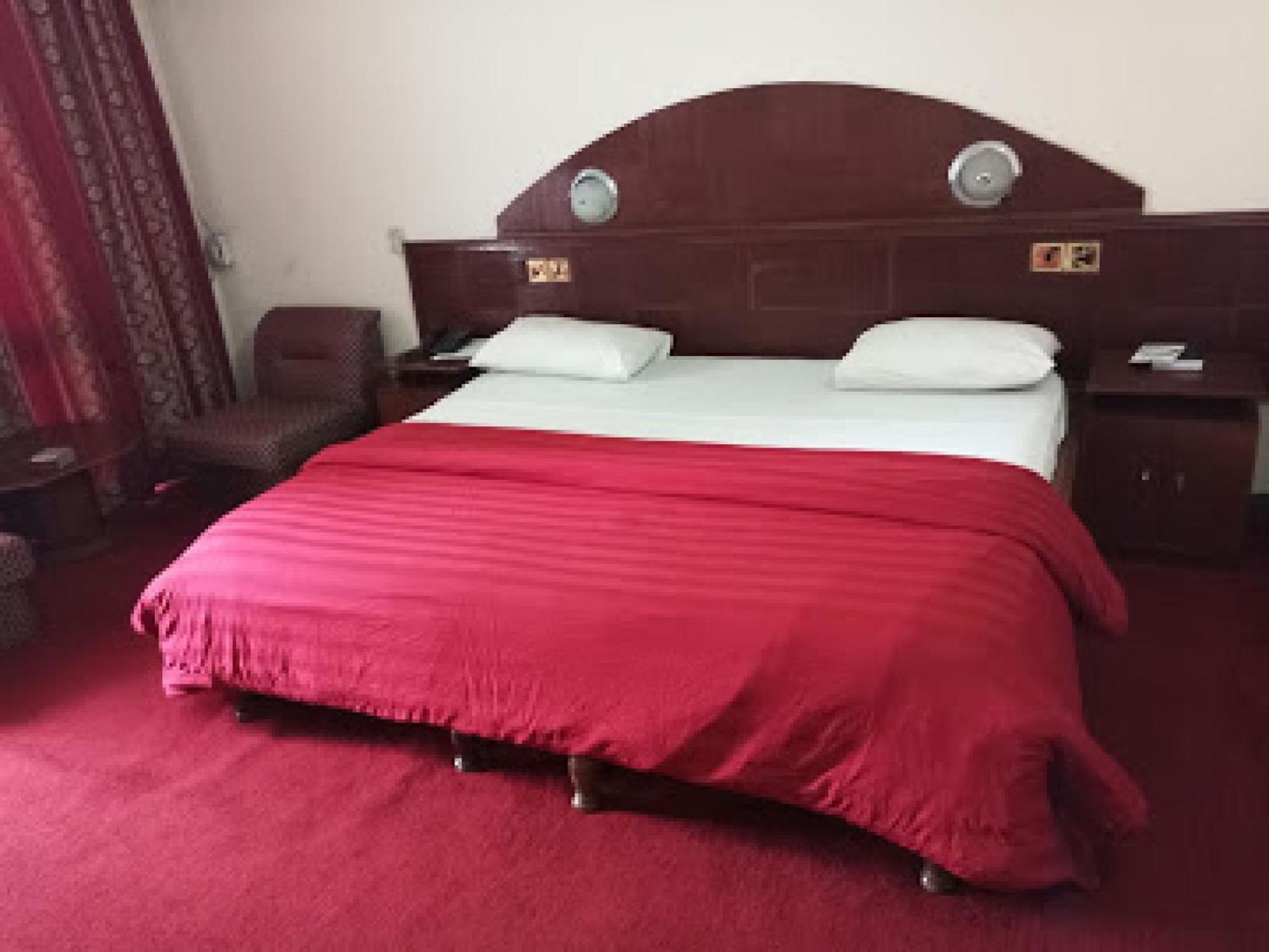 Room In Lodge - Premier Hotel-Ibadan Zewnętrze zdjęcie