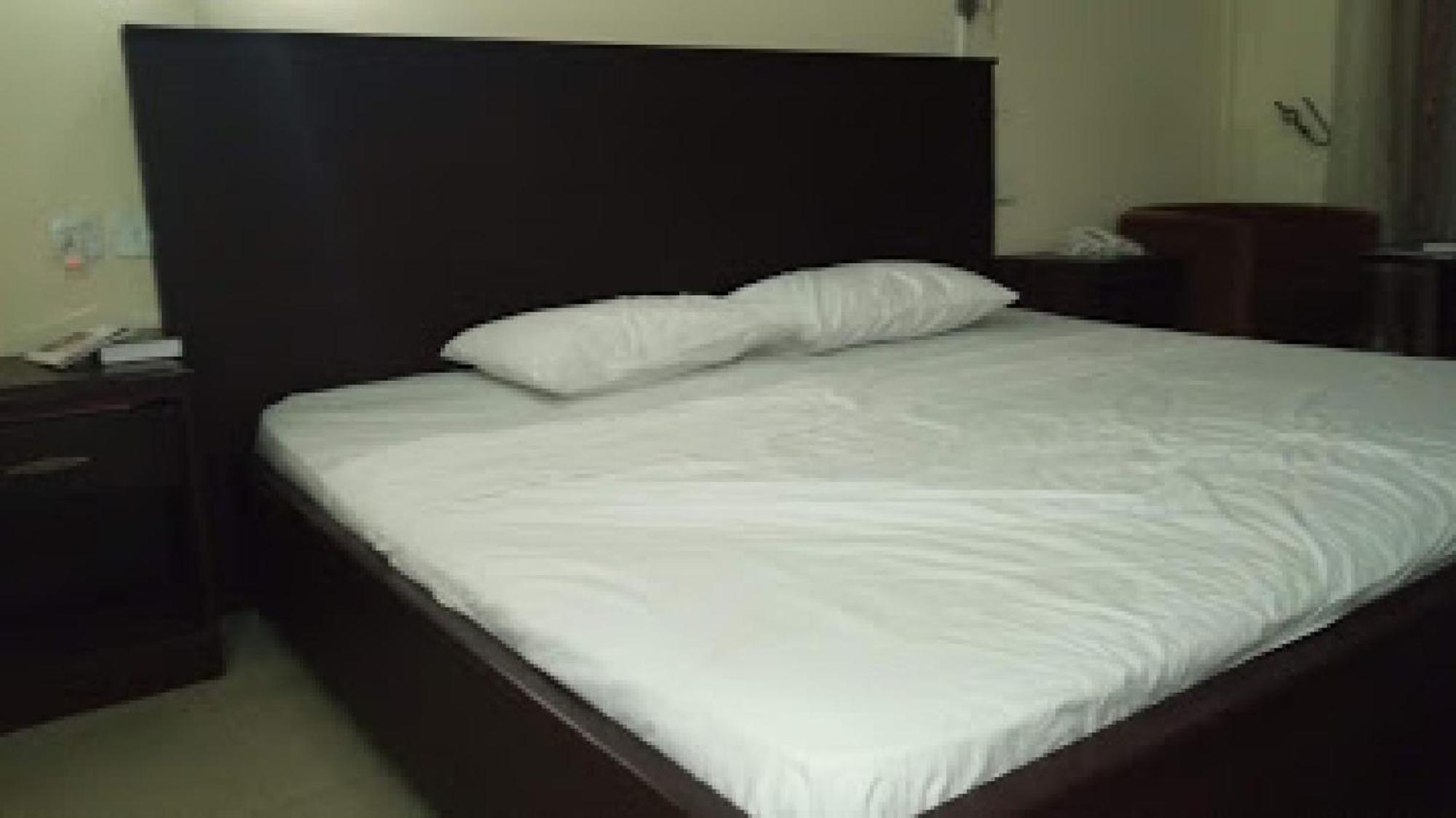 Room In Lodge - Premier Hotel-Ibadan Zewnętrze zdjęcie